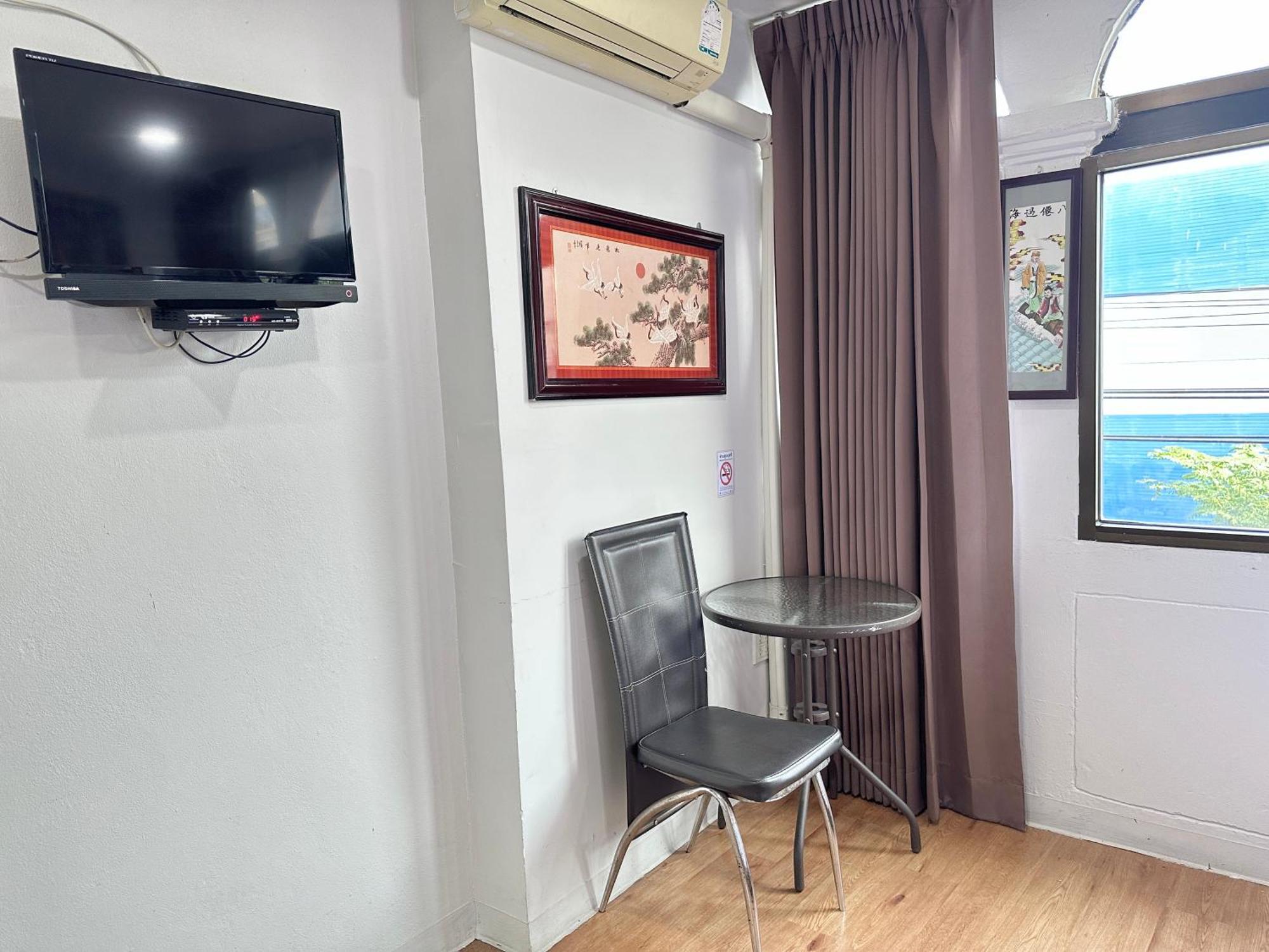 Longzhu Guesthouse Бангкок Экстерьер фото