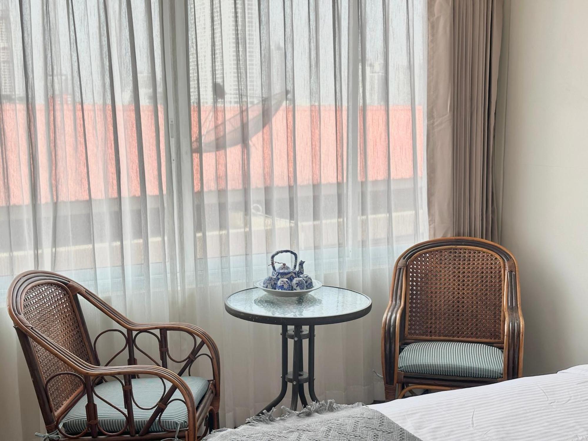 Longzhu Guesthouse Бангкок Экстерьер фото