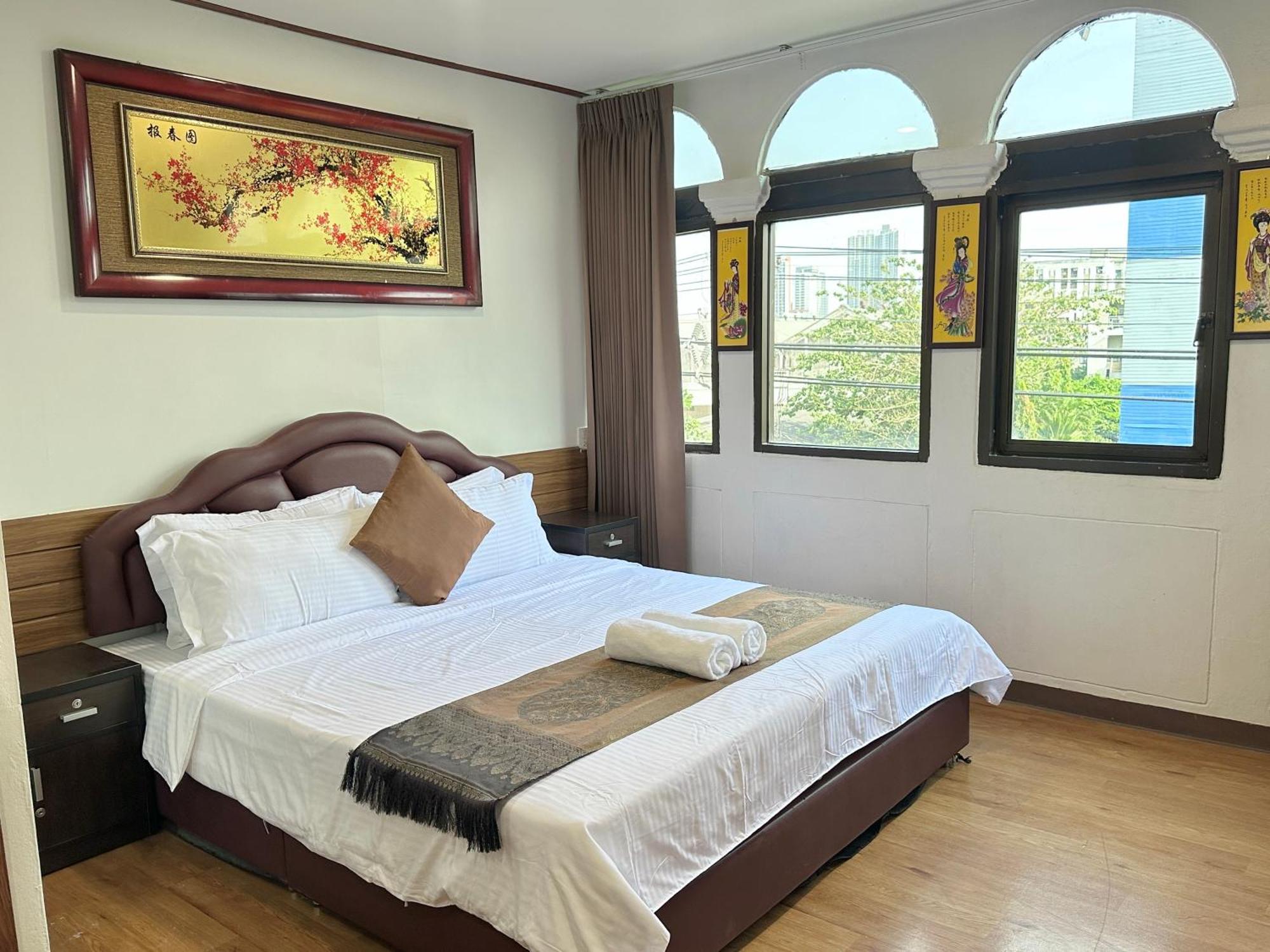Longzhu Guesthouse Бангкок Экстерьер фото